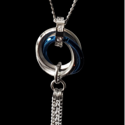 Collier pendentif TROIS ANNEAUX inox bleu
